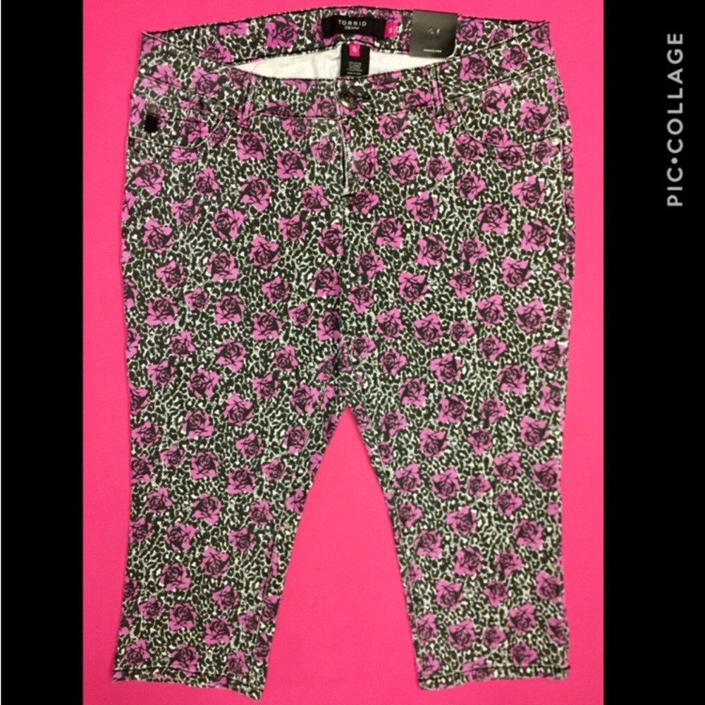 TORRID “Sophia” crop denim - Picture 2 of 5